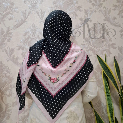 روسری پاییزه سوپر کرپ زمینه مشکی