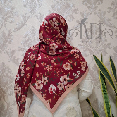 روسری پاییزه سوپر کرپ زمینه زرشکی