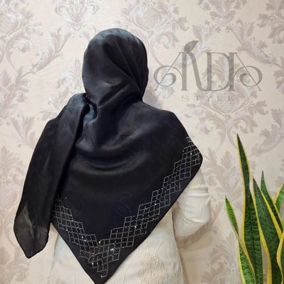 روسری ژاکارد دور نگینی