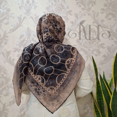 روسری نخی طرح زنجیر