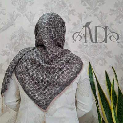 روسری کرپ نخ طرح هندسی