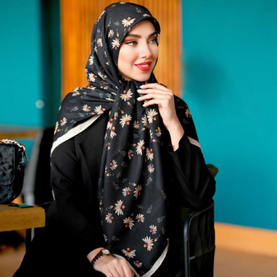 روسری سوپرنخ طرح گل بابونه