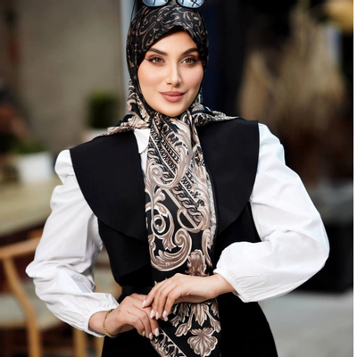 روسری ابریشم توییل دور دست دوز